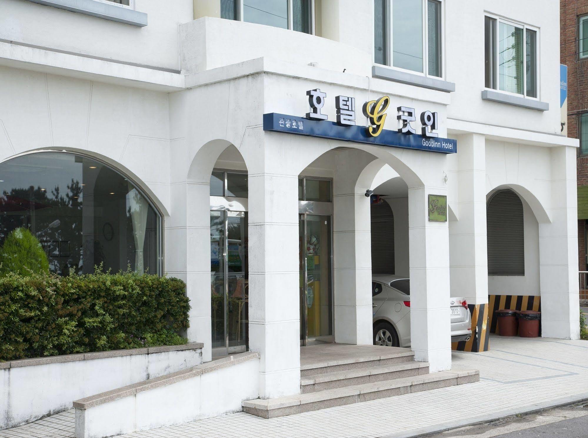 Hotel Good Inn Seogwipo Zewnętrze zdjęcie